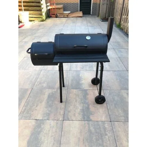 BBQ Grill - Smoker schwarz mit Thermostat und 3-teiligem BBQ Werkzeugset - Grillfläche 66 x 34 cm