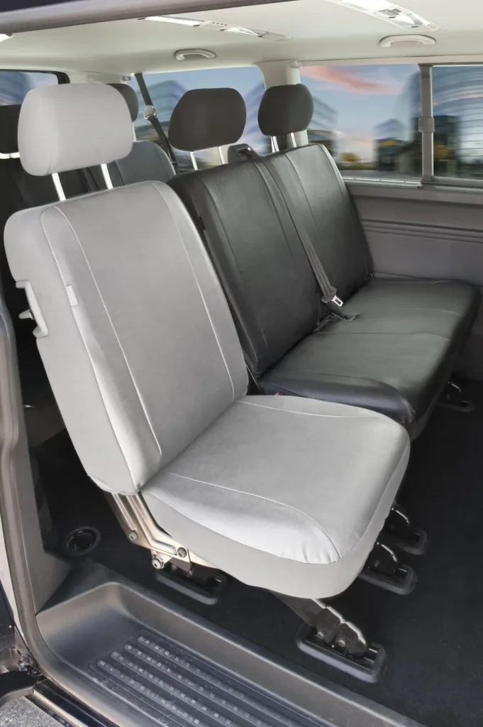 Passform Sitzbezüge für VW T5 Doppelbank hinten aus Kunstleder passend ab BJ 04/2003 bis 06/2015