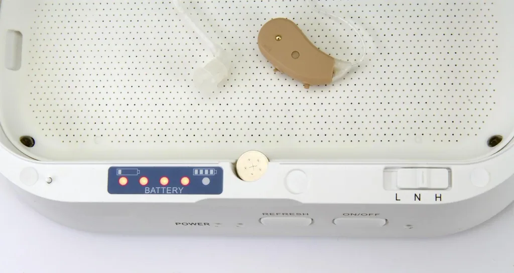 Trocknungsbox für Hörgeräte DryBox200 mit eingebautem Batterietester