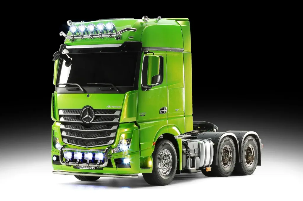 1:14 RC XB MB Actros 3363 Grün Full Op.