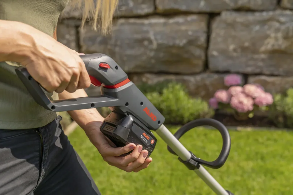 BOSCH HOME AND GARDEN COMPATIBLE Akku-Rasenlüfter AR 1835 - inkl. Akku und Ladegerät