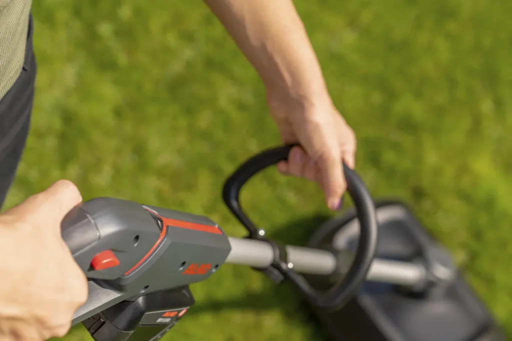 BOSCH HOME AND GARDEN COMPATIBLE Akku-Rasenlüfter AR 1835 - inkl. Akku und Ladegerät