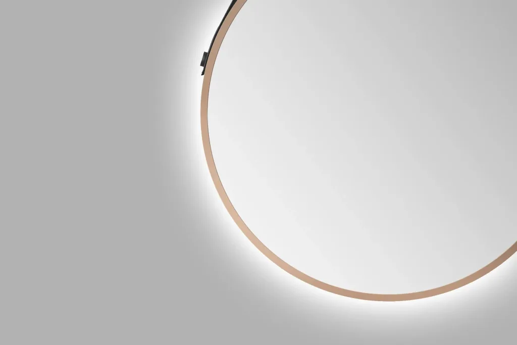 Dekorativer runder Wandspiegel mit indirekter LED Beleuchtung in kupfer matt Ø 50 cm